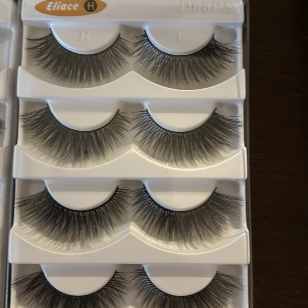 False 3D Eyelashes - 13 pairs - Picture 5 of 5
